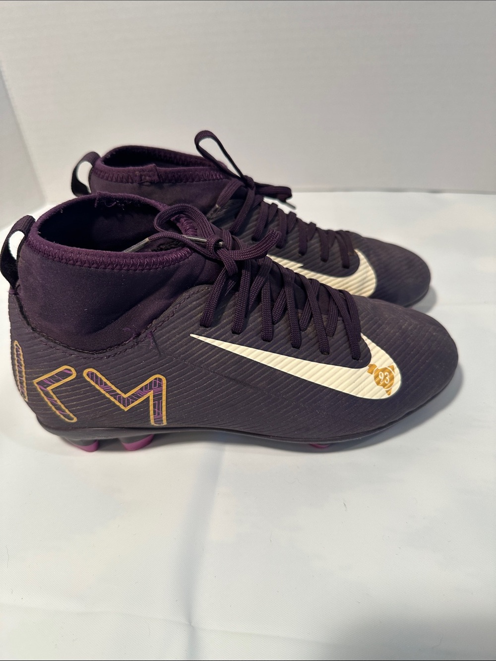 Nike Kids Purple Soccer Cleats with White Swoosh size 5Y - Picture 5 of 11